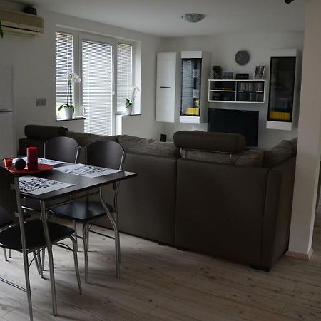 Ana'S Place Τσέλιε Εξωτερικό φωτογραφία